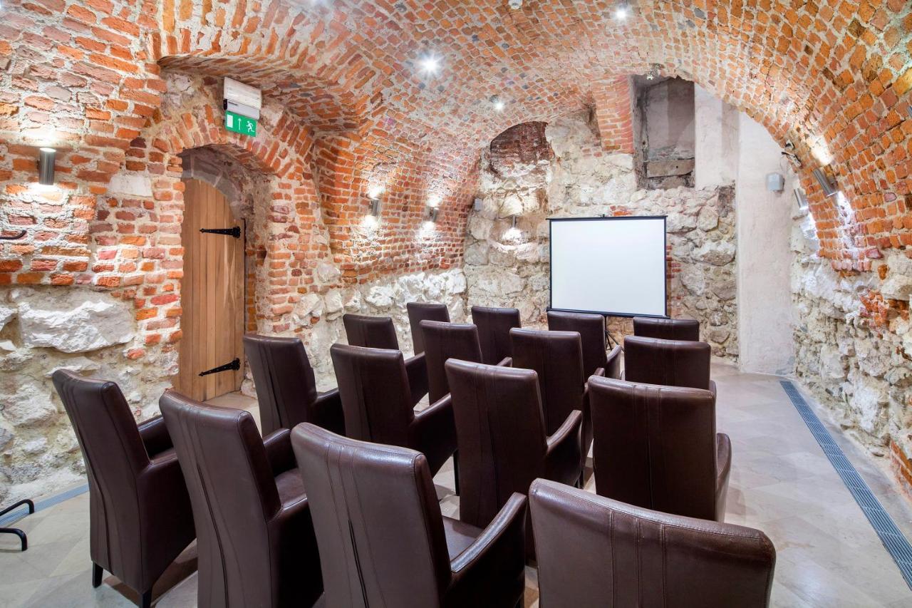 Hotel Unicus Old Town - Destigo 4*