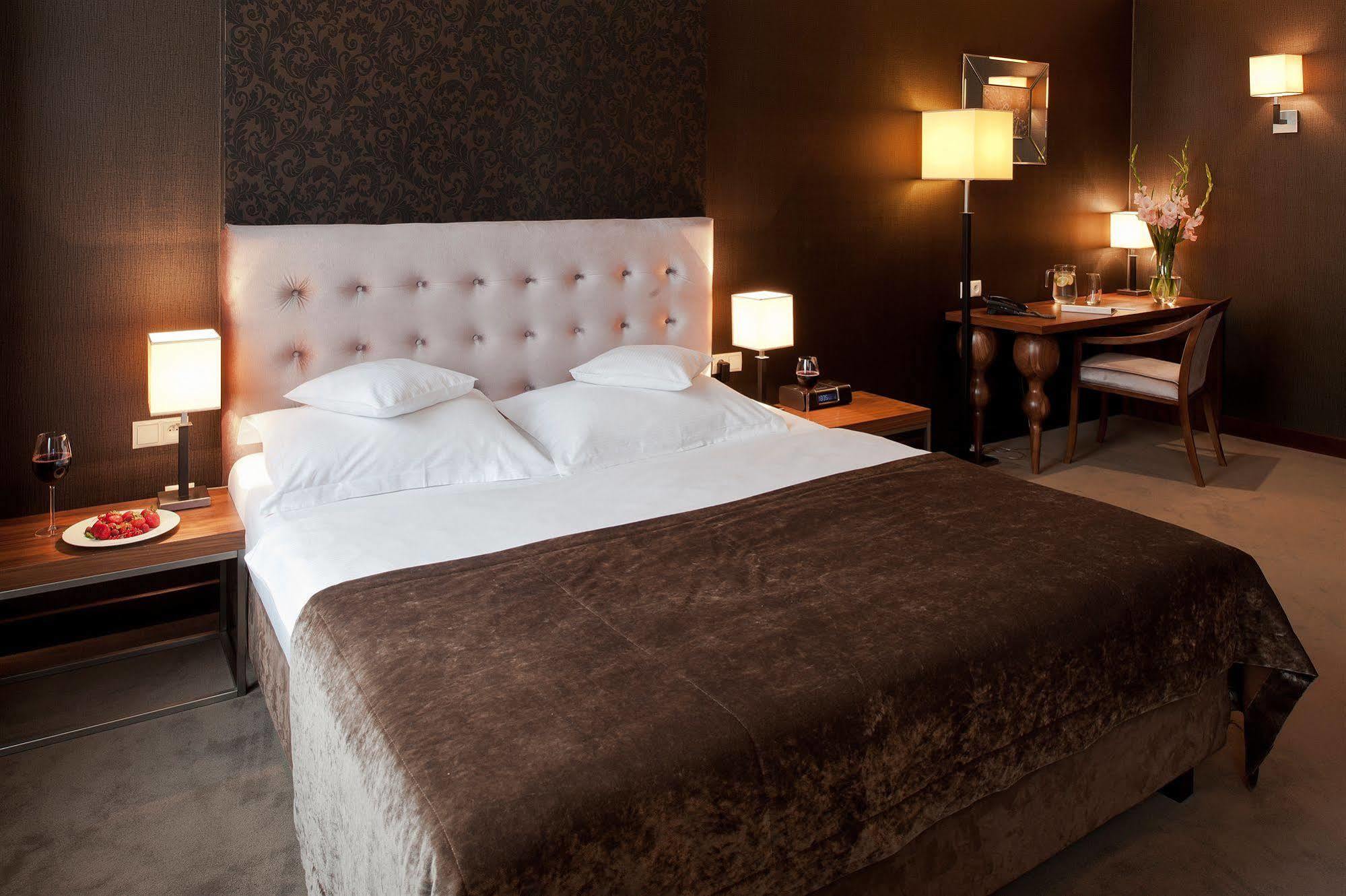 Unicus Old Town - Destigo Hotel